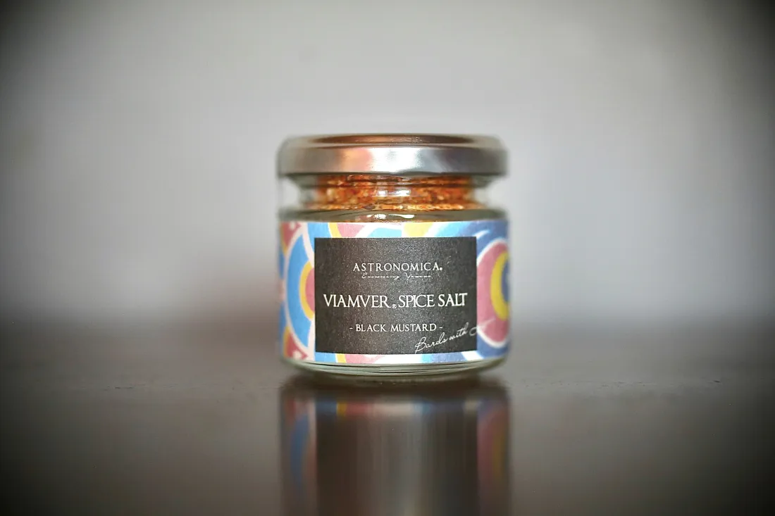 ヴィアンヴァースパイスソルト -ブラックマスタード 45gの包装画像